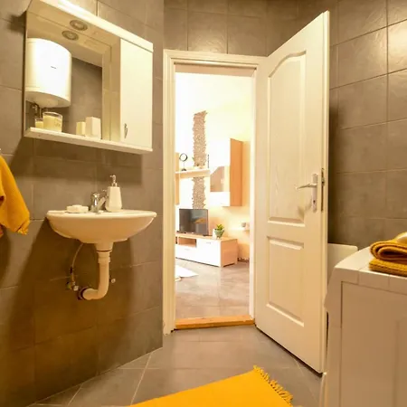 Misha - Cozy Place To In * Novi Sad