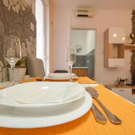 Misha - Cozy Place To In Apartment Novi Sad